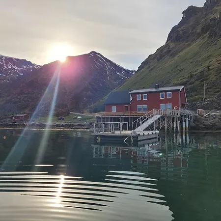 Solodden, Authentic Rorbu In Lofoten Sennesvik